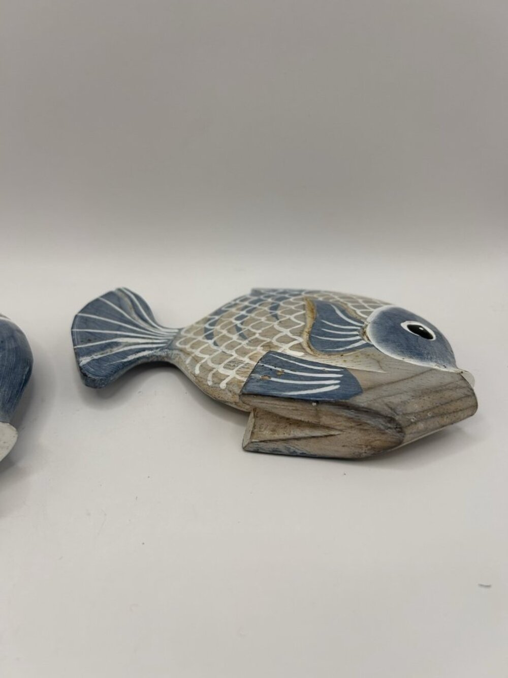 Pair Hand Painted Carved Wood Tropical Fish Coastal Beach Nautical Decor Vintage - Picture 13 of 16
